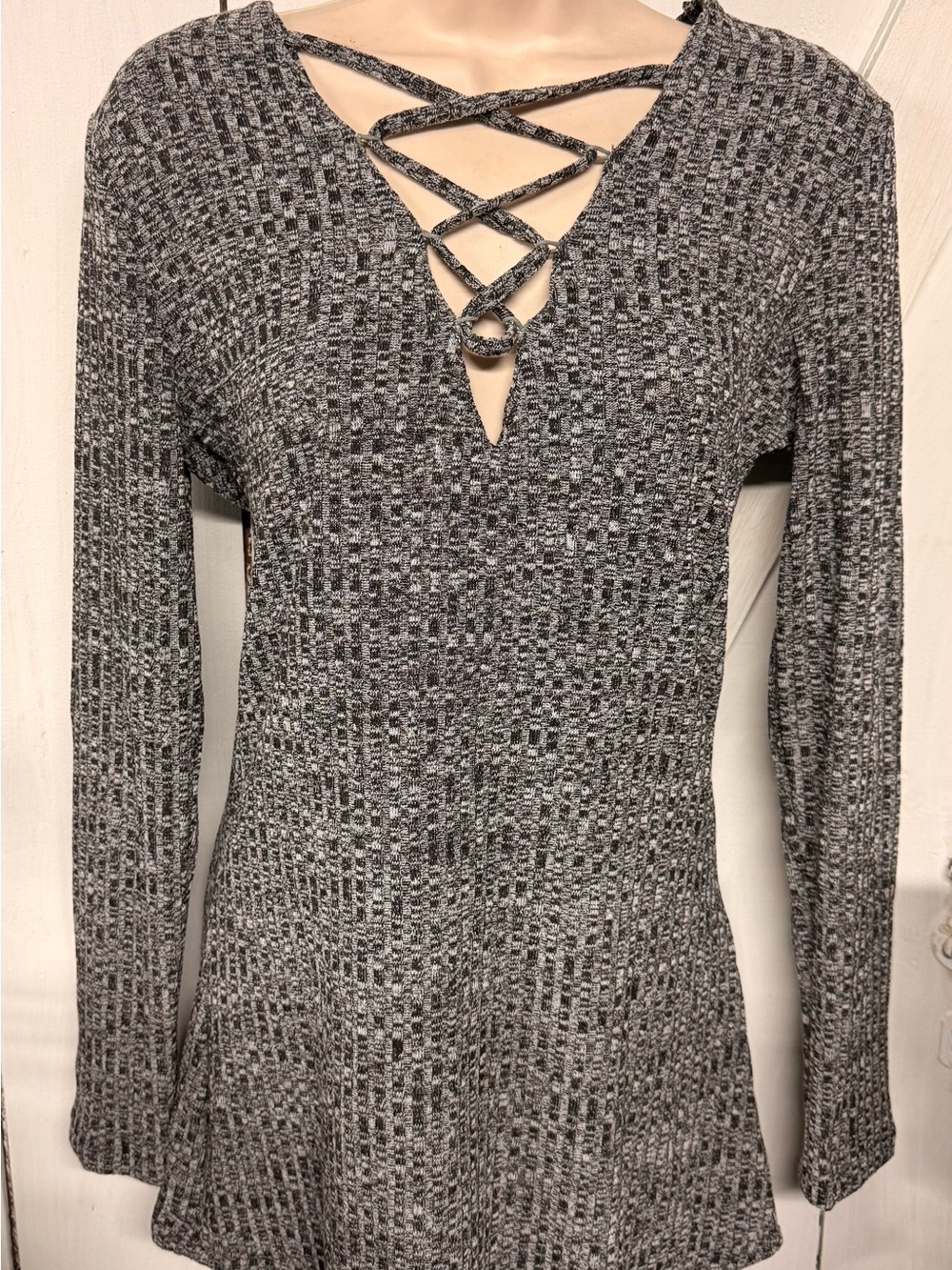 Crisscross V-Neck Ribbed Long Sleeve Top - Gray/Black